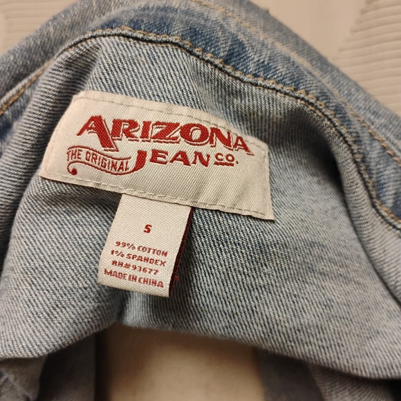 Arizona Jean Co Women's Denim Jacket with Floral Embroidery Size Small - Picture 10 of 12